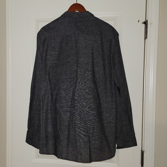 Men's Calvin Klein button- down shirt size xl - Picture 4 of 5